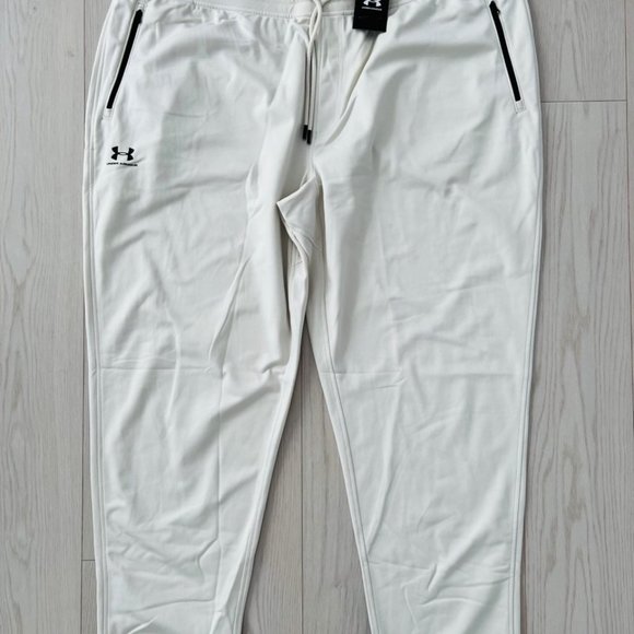 Under Armour1290621 Sportstyle Tricot Joggers  Stone ( 4XLT ) - Picture 3 of 5